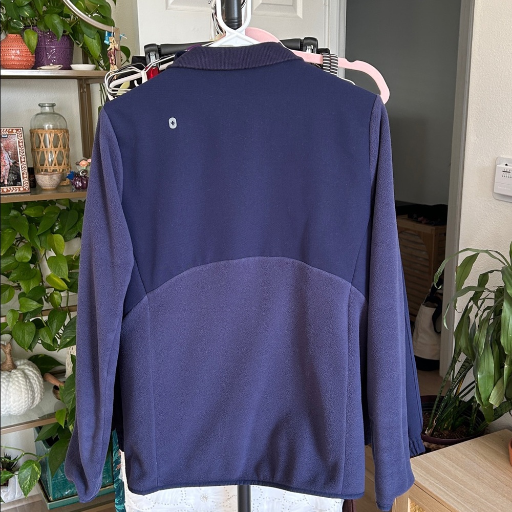 Figs On-Shift Fleece Jacket. Size Medium. - Picture 2 of 3